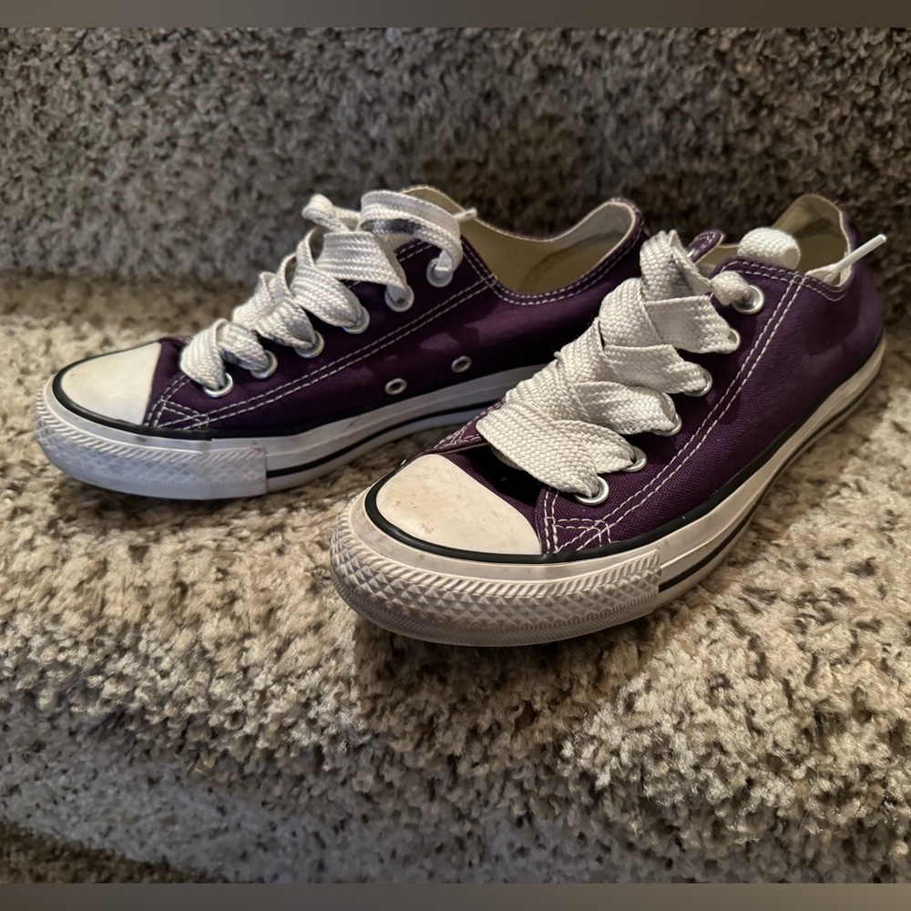 Converse deep purple